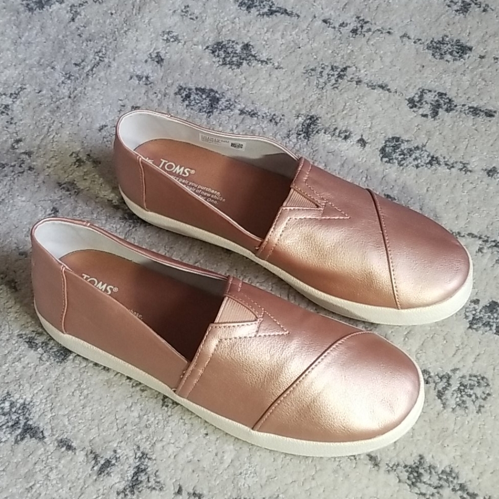 Toms Shoes
